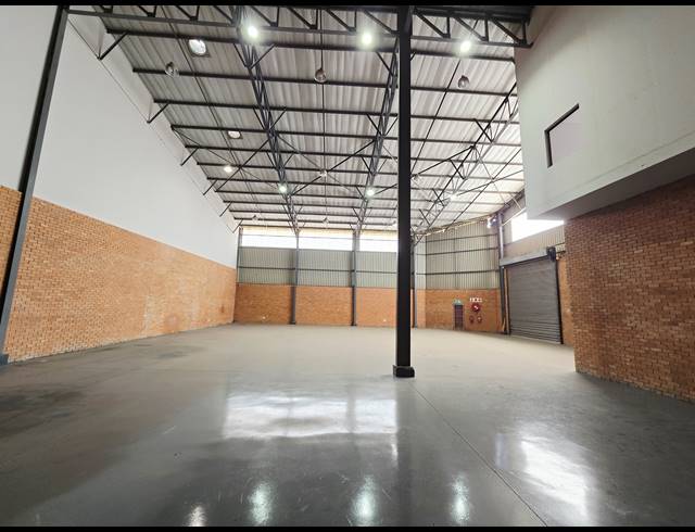 677M² OFFICE TO LET IN COSMO BUSINESS PARK
